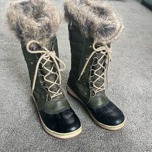Winter Sorel waterproof boots